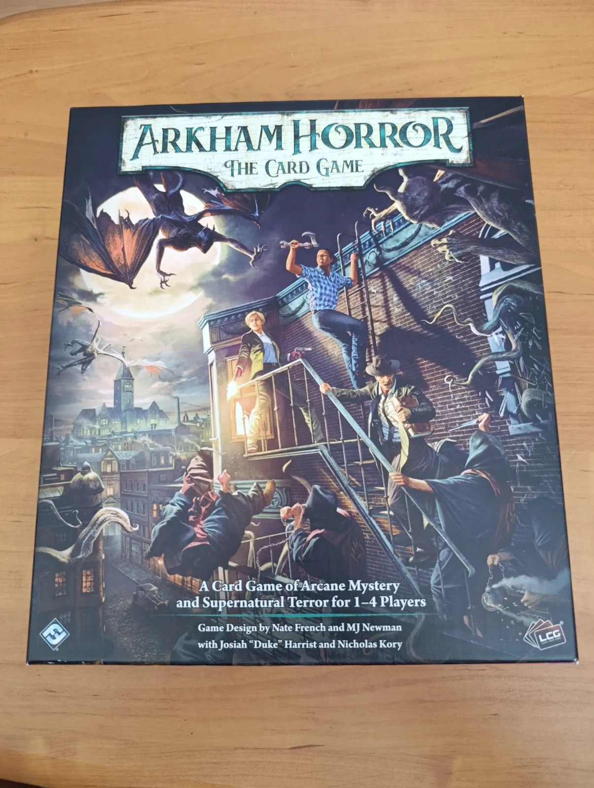 Arkham Horror: The Card Game - slika 1